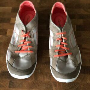 Clarks Shoes Womens 9 M Casual Sneakers Tan Leather Low Top Comfort